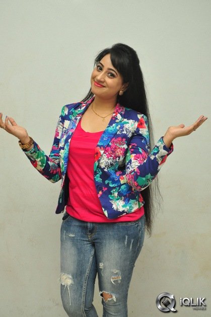 Anchor-Ashwini-At-Iddaram-Movie-Audio-Launch